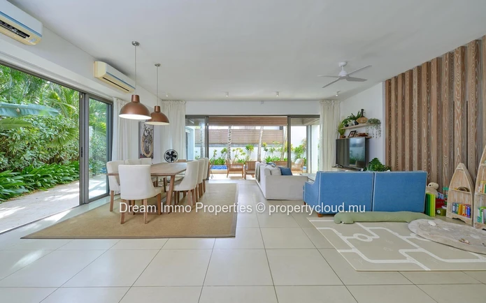 2 Minutes' Walk From The Beach! Beautiful 3 Bedroom Townhouse In Grand Baie - Mauritius