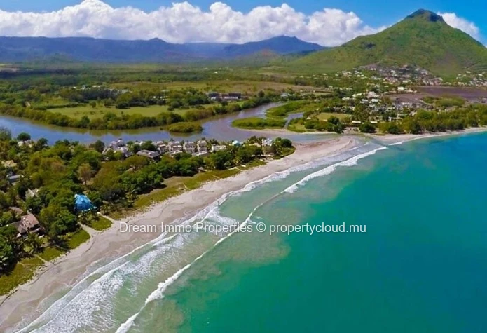 Somptueux Appartement 2 Chambres Pieds Dans L’Eau À Tamarin – Ile Maurice