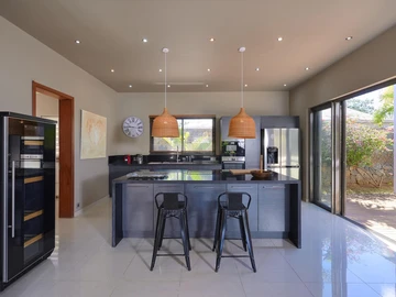 5 Bedroom Villa