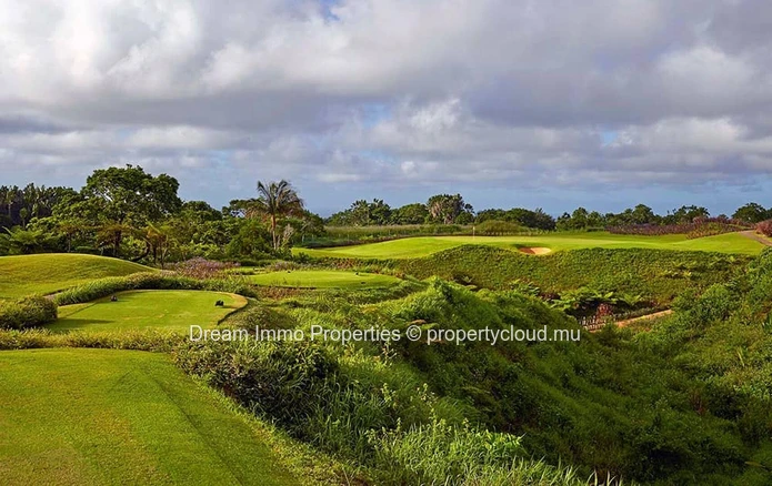 Huge Residential Lands With Golf Views In Bois Chéri - Mauritius