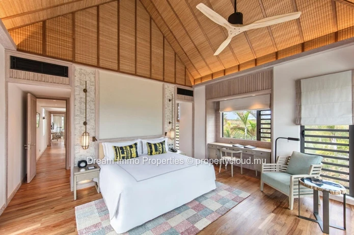 Spacious 4-Bedroom Beachfront Villa With 5*-Hotel Access Close To Blue Bay – Mauritius