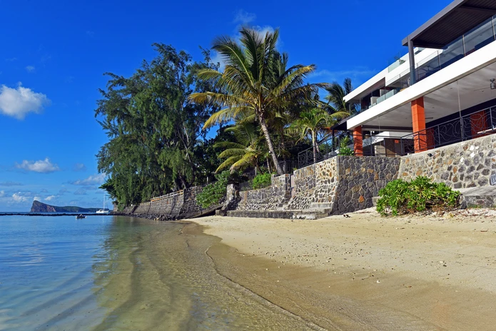 Exceptional Waterfront Penthouse With Panoramic Sea View In Pereybere – Mauritius