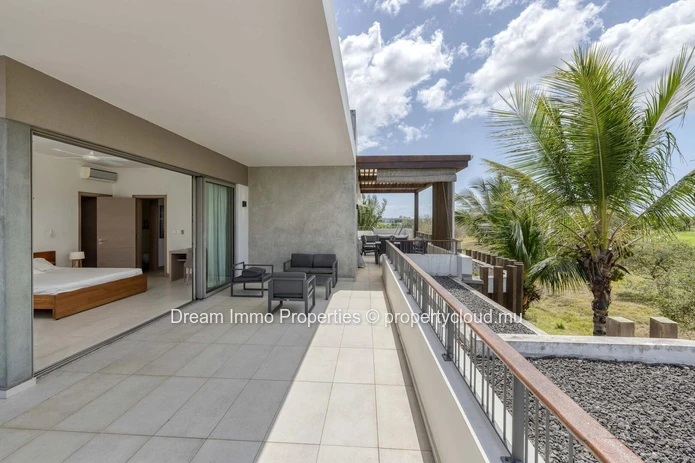Penthouse With Golf View & Direct Sea Access In Mont Choisy - Mauritius