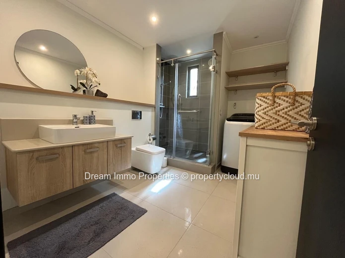 Superbe Appartement 3 Chambres Avec Vue Mer Imprenable A Flic En Flac – Ile Maurice