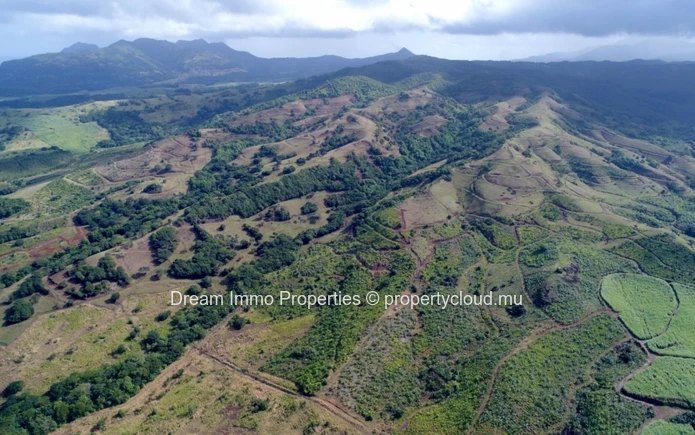 Beautiful Irs Lots For Sale In An Estate With Golf And Lagoon In The South-West