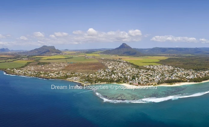 Residential 725 Sqm Land Between Sea And Mountain In Flic En Flac – Mauritius