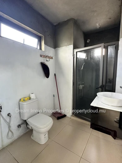 Spacious House With Mountain View & Close To Amenities In Coromandel - Mauritius