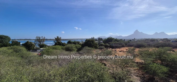 Sea & Mountain Views ! Beautiful 3 Bedrooms Penthouse With Private Rooftop In Tamarin - Mauritius