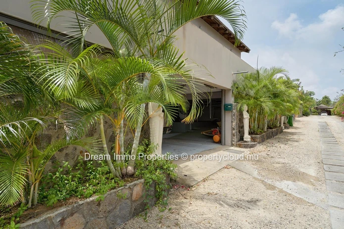 Resale Furnished 4-Bedroom Balinese-Style Villa In Pereybère – Mauritius