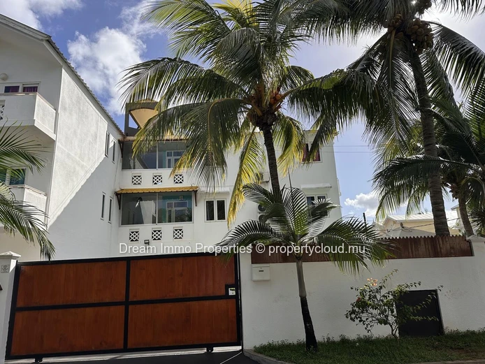 Residential Complex With 6 Apartments Close To Flic En Flac Beach - Mauritius