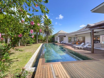 5 Bedroom Villa
