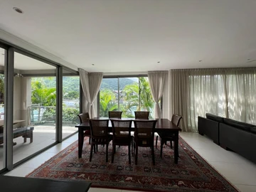 5 Bedroom Villa